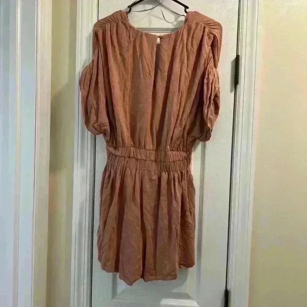 Urban Outfitters UO Lucca Women’s Romper Size Medium Mauve - Picture 4 of 6